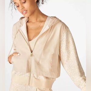 FABLETICS Lisi Boxy Jacket Sweatshirt Hoodie Athletic Fullzip Leopard Be…